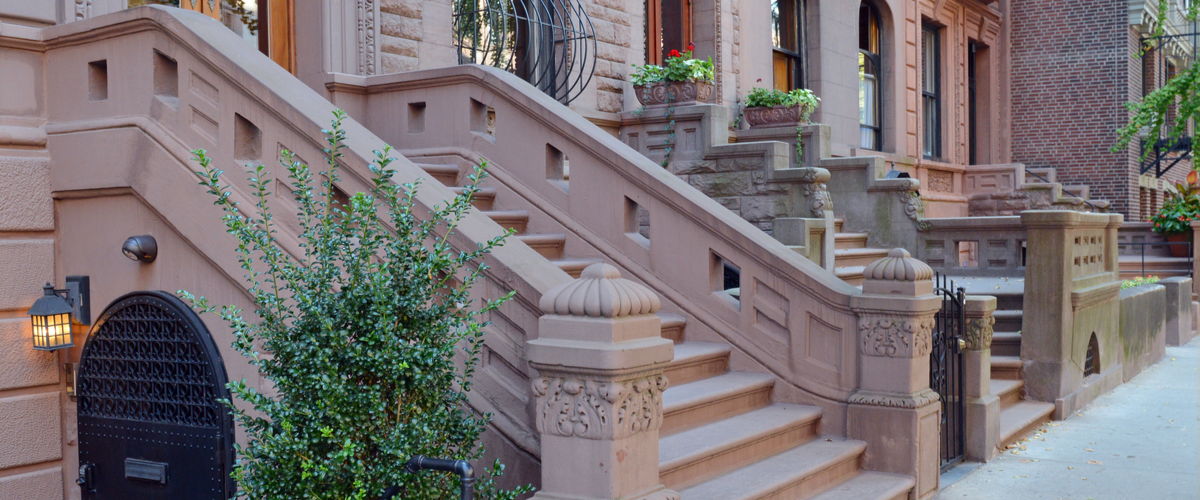 Improving Your Home’s Curb Appeal With a Concrete Stoop