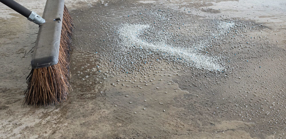 tips for cleaning your concrete garage floor