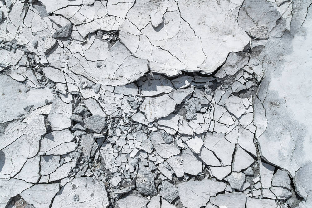 different types of concrete cracks