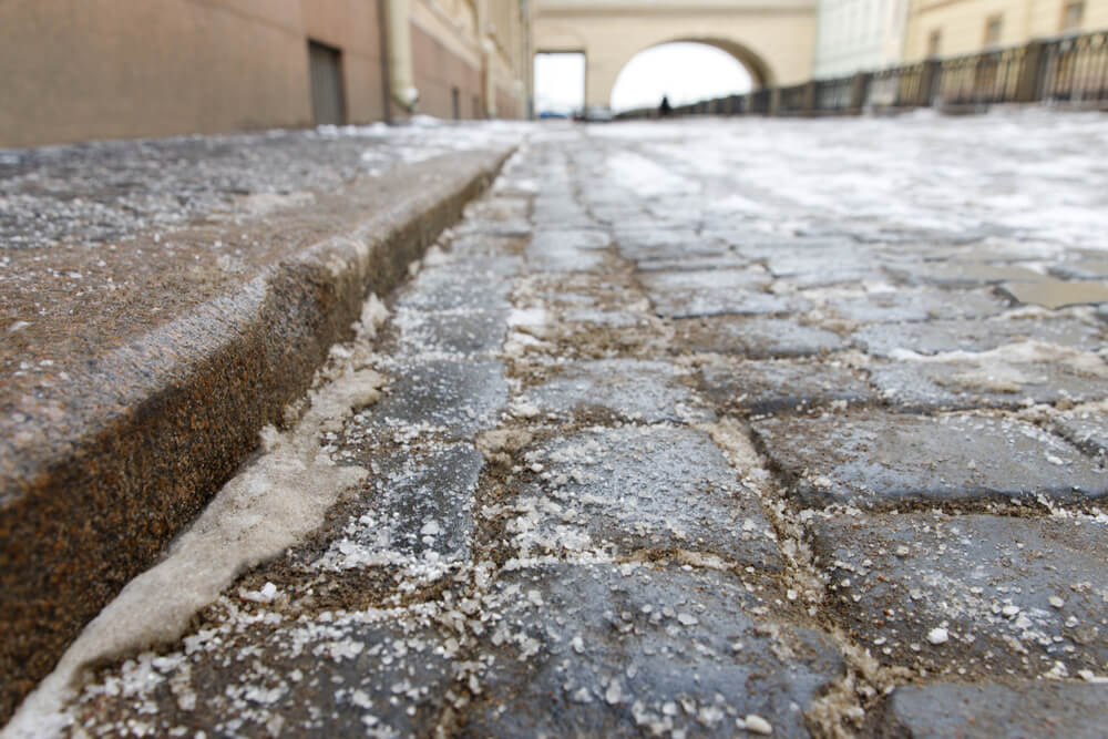 what are deicing chemicals